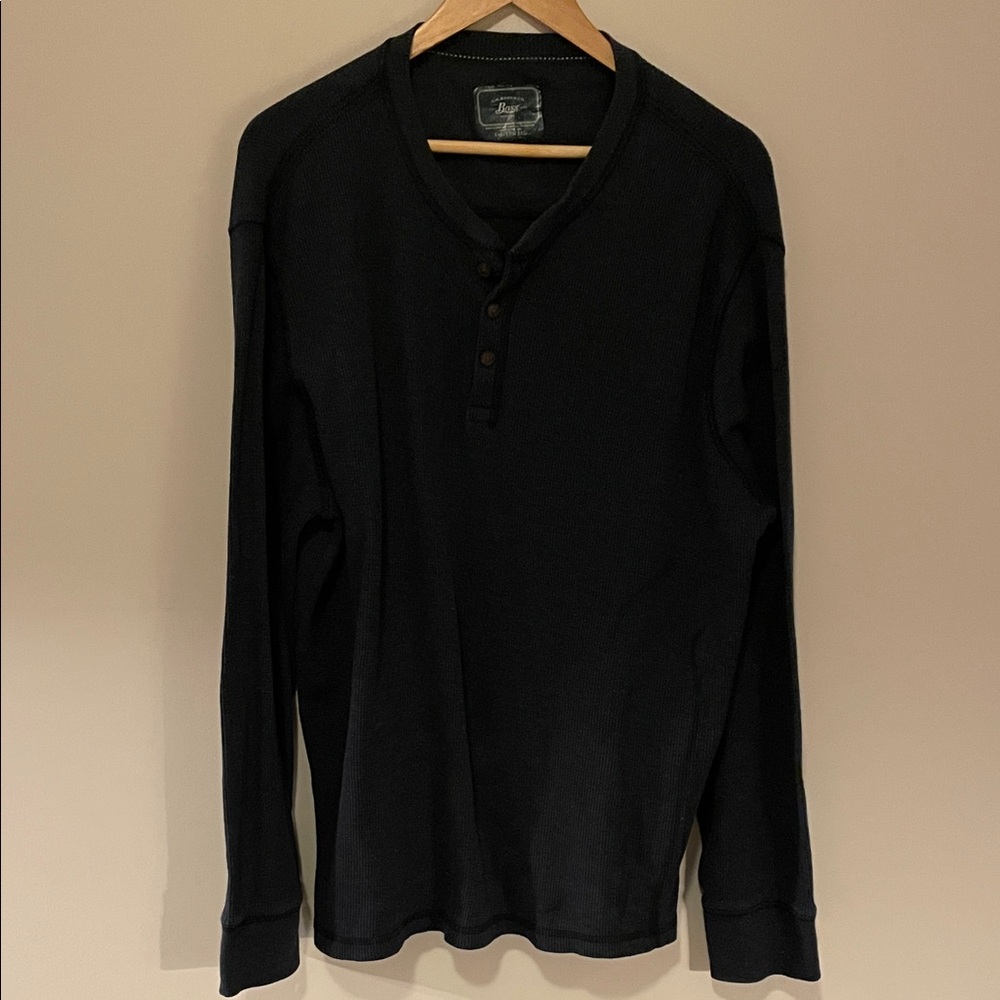Bass Men's V-Neck Henley Sweater in Charcoal